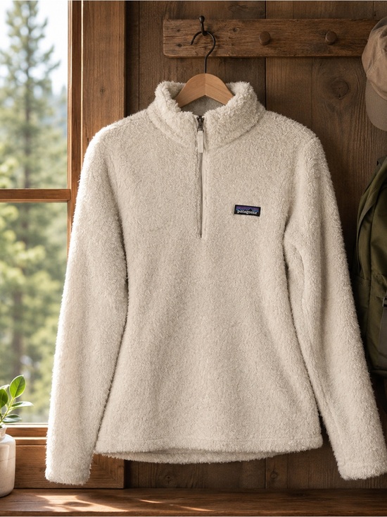 Patagonia Sweaters - Patagonia Los Gatos Sweater White Fuzzy Small 1/4 Zip Pullover